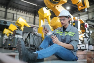 Robotik Silah Mühendisi Yapay Zeka, Programlama Geliştirme Teknolojisi yazılımı ile ekipmanları kontrol ediyor