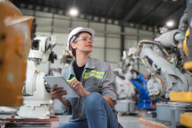 Robotik Silah Mühendisi Yapay Zeka, Programlama Geliştirme Teknolojisi yazılımı ile ekipmanları kontrol ediyor