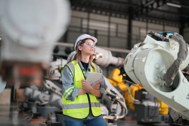 Robotik Silah Mühendisi Yapay Zeka, Programlama Geliştirme Teknolojisi yazılımı ile ekipmanları kontrol ediyor