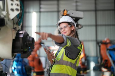 Robotik Silah Mühendisi Yapay Zeka, Programlama Geliştirme Teknolojisi yazılımı ile ekipmanları kontrol ediyor