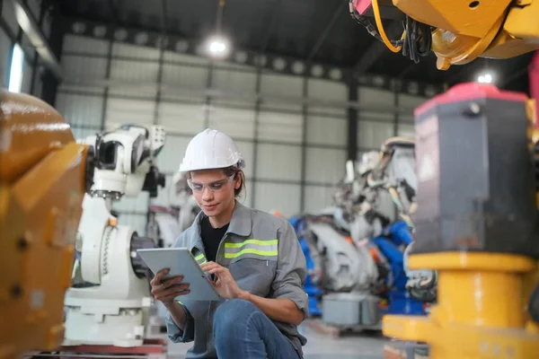 Robotik Silah Mühendisi Yapay Zeka, Programlama Geliştirme Teknolojisi yazılımı ile cihazları kontrol et