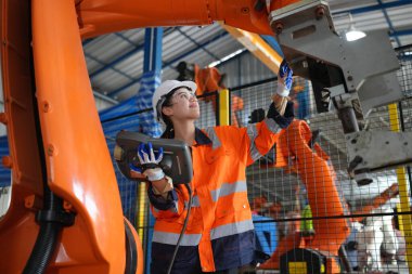 Robotik Silah Mühendisi, Yapay Zeka Bilgisayar İşlemcisi Birimi yazılımı ile ekipmanlarını kontrol et.