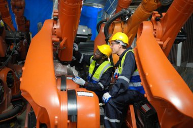 Robotik Silah Mühendisleri, bir Yapay Zeka Bilgisayar İşlemcisi Birimi yazılımı ile ekipmanları kontrol ediyor