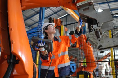 Robotik Silah Mühendisi, Yapay Zeka Bilgisayar İşlemcisi Birimi yazılımı ile ekipmanlarını kontrol et.