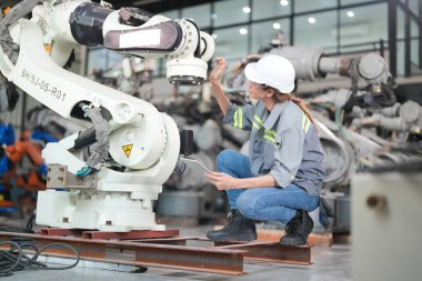 Robotik Silah Mühendisi Yapay Zeka, Programlama Geliştirme Teknolojisi yazılımı ile cihazları kontrol et