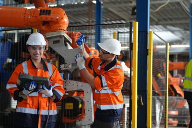 Robotik Silah Mühendisleri, bir Yapay Zeka Bilgisayar İşlemcisi Birimi yazılımı ile ekipmanları kontrol ediyor