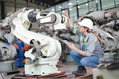 Robotik Silah Mühendisi Yapay Zeka, Programlama Geliştirme Teknolojisi yazılımı ile ekipmanları kontrol ediyor