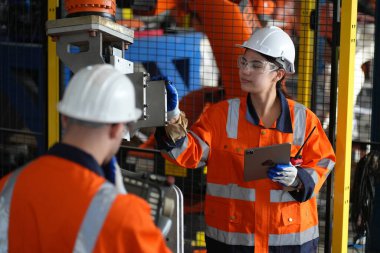 Robotik Silah Mühendisleri, bir Yapay Zeka Bilgisayar İşlemcisi Birimi yazılımı ile ekipmanları kontrol ediyor