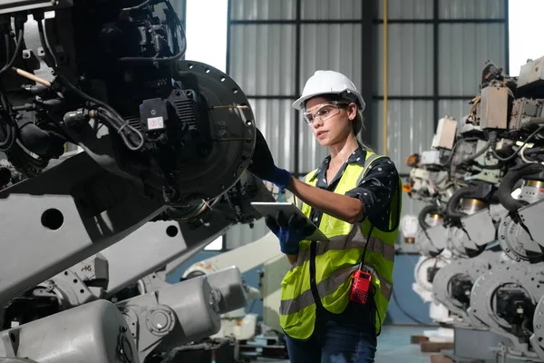 Robotik Silah Mühendisi Yapay Zeka, Programlama Geliştirme Teknolojisi yazılımı ile ekipmanları kontrol ediyor