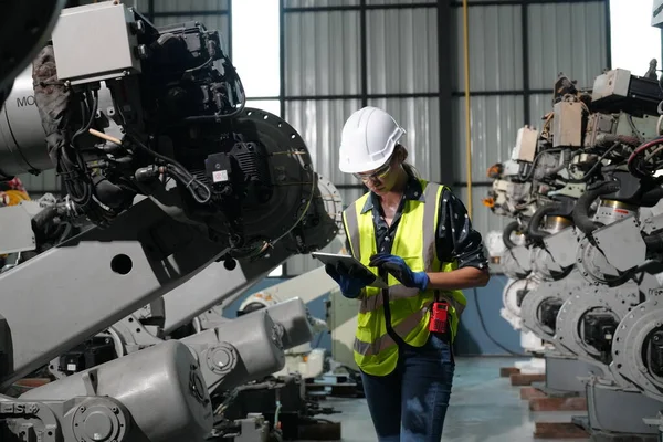 Robotik Silah Mühendisi Yapay Zeka, Programlama Geliştirme Teknolojisi yazılımı ile ekipmanları kontrol ediyor