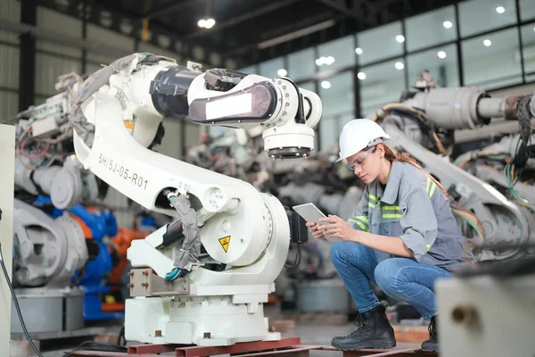 Robotik Silah Mühendisi Yapay Zeka, Programlama Geliştirme Teknolojisi yazılımı ile cihazları kontrol et