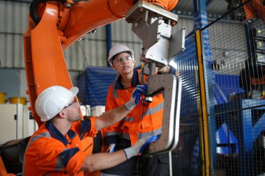 Robotik Silah Mühendisleri, bir Yapay Zeka Bilgisayar İşlemcisi Birimi yazılımı ile ekipmanları kontrol ediyor