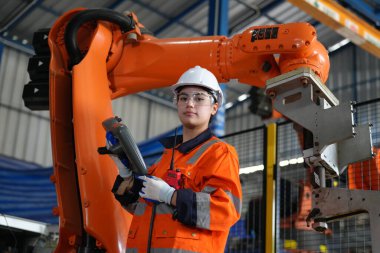 Robotik Silah Mühendisi, Yapay Zeka Bilgisayar İşlemcisi Birimi yazılımı ile ekipmanlarını kontrol et.