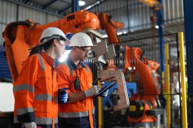 Robotik Silah Mühendisleri, bir Yapay Zeka Bilgisayar İşlemcisi Birimi yazılımı ile ekipmanları kontrol ediyor