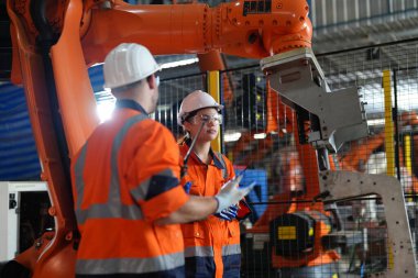 Robotik Silah Mühendisleri, bir Yapay Zeka Bilgisayar İşlemcisi Birimi yazılımı ile ekipmanları kontrol ediyor