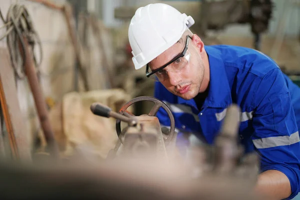 Torno Resistente Para Trabalho Detalhado Torno Que Usado Para Trabalhos — Fotografia de Stock