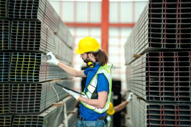 Profesyonel mühendis eğitimi, depoda bakım. Fabrika işletmecileri için atölye çalışması, makine mühendisliği ekibi üretimi