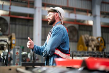 Profesyonel mühendis eğitimi, depoda bakım. Fabrika işletmecileri için atölye çalışması, makine mühendisliği ekibi üretimi