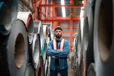Profesyonel mühendis eğitimi, depoda bakım. Fabrika işletmecileri için atölye çalışması, makine mühendisliği ekibi üretimi