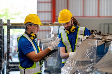 Profesyonel mühendisler, kalite eğitimi, depoda bakım. Fabrika işletmecileri için atölye çalışması, makine mühendisliği ekibi üretimi