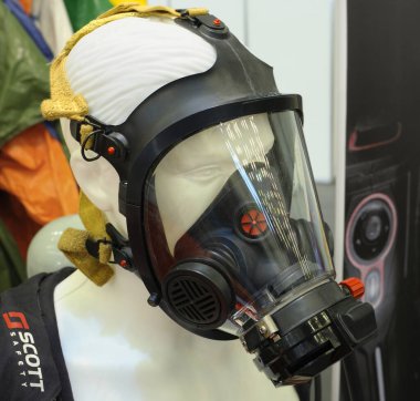 Stihl, Almanya 'da üretilen elektrikli testereler ve diğer ekipmanlar sergileniyor. Sergi Silahları ve Güvenlik 2018. 12 Ekim 2018. Kyiv, Ukrayna