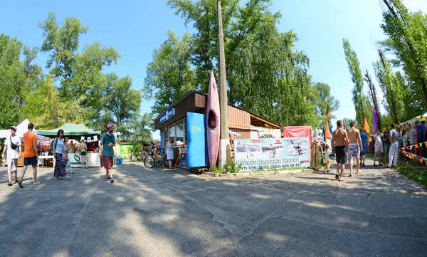 People Walking Park Stalls Background Festival Vedalife August 2017 Kyiv — Zdjęcie stockowe