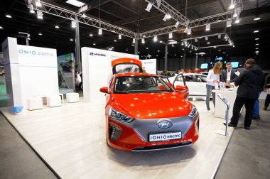 Elektrikli araba Hyundai IONIQ elektrik sergisi PLUG-In UKRAINE 'da sergilendi. 2 Mart 2018. Kyiv, Ukrayna