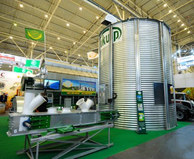 Modern tahıl asansörü bir AgroTrade Show sırasında sunuldu. 19 Şubat 2019. Kyiv, Ukrayna