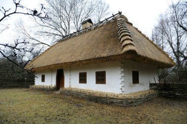 17. yüzyılın Ukrayna kırsal evi, yeniden yapılanma. Kyiv, Ukrayna.