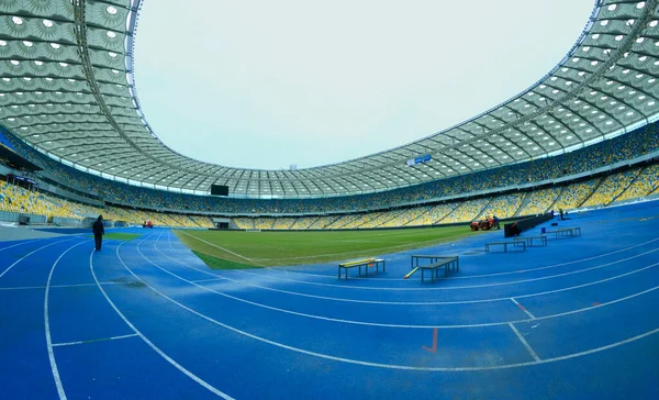 Olympisch Nationaal Sportcomplex Stadion Hardloopbanen Tribunes Lege Stoelen Dak Kiev — Stockfoto