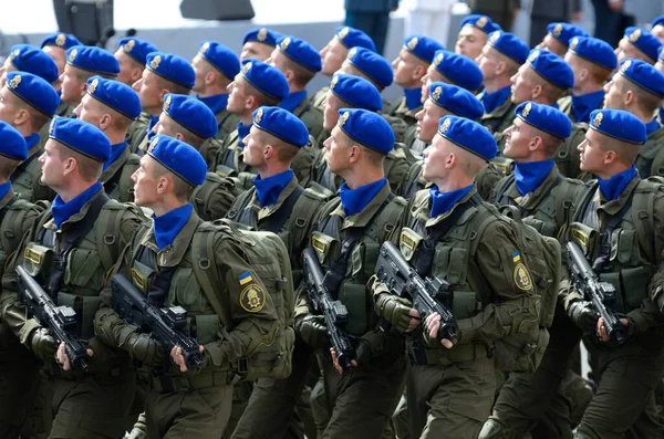 Guardas Nacionais Marchando Quadrado Durante Desfile Militar Dedicado Dia Independência — Fotografia de Stock