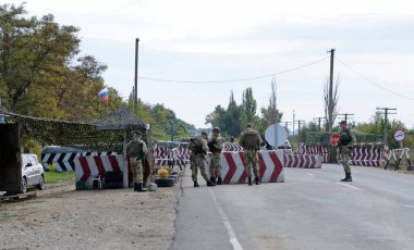 Kalanchak sınır kapısında görev yapan Ukraynalı sınır muhafızları. 20 Eylül 2017. Kalanchak bölgesi, Khersonskaya oblast, Ukrayna