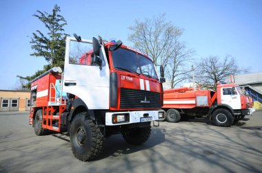 İtfaiye araçları eğitime hazır. 5 Nisan 2019. Sviatoshyn İlçesi Ormanı, Kievskaya oblast, Ukrayna