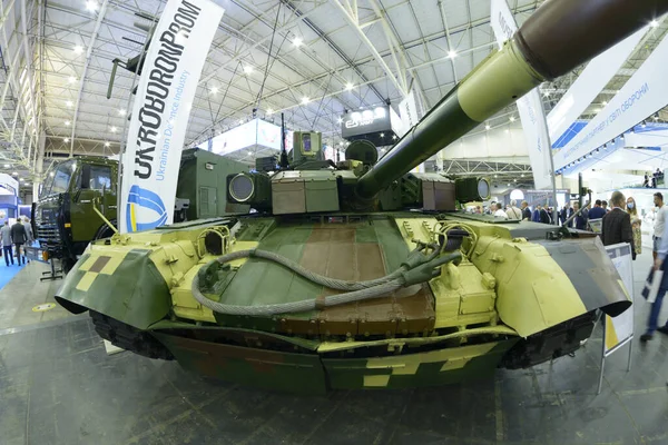 Ukrayna tankı Oplot 'ta yapılan yeni ürün, Silah ve Güvenlik sergisinde tanıtıldı. 15 Haziran 2021. Kyiv, Ukrayna