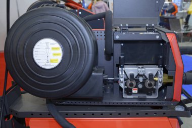 Kaynakçının kaynak kablosu, elektrikli kaynak makinesi. Kyiv Ukrayna