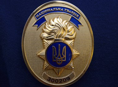 Ukrayna polis üniforması, polis rozeti. 7 Ekim 2018. Kiev Ukrayna