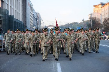 Rusya-Ukrayna savaş yürüyüşü gazileri. Ukrayna 'nın Bağımsızlık Günü' ne adanmış askeri geçit töreni. 24 Ağustos 2018. Kiev, Ukrayna
