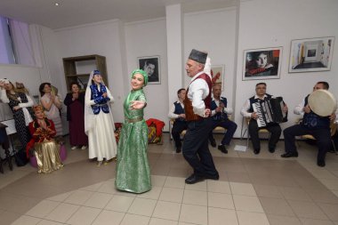 Kırım Tatar geleneksel düğün töreni. Kırım Tatar Kültürü Günleri. 27 Şubat 2019. Kyiv, Ukrayna