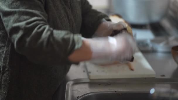 Woman Peeling Konjac Potato — 비디오