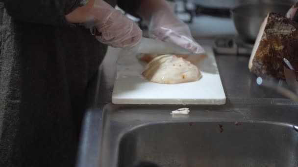 Woman Cutting Konjac Potatoes — 비디오