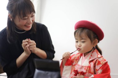 Image of a girl who puts on makeup