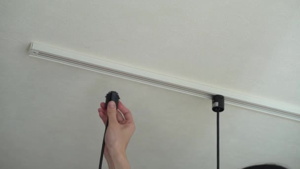 Man Installing Lighting Fixtures — Stok video