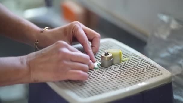 Image Woman Polishing Glass — Stok video