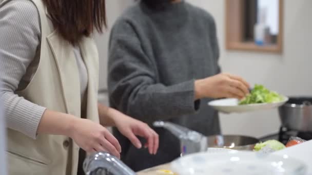 Femme Cuisine Maison — Video