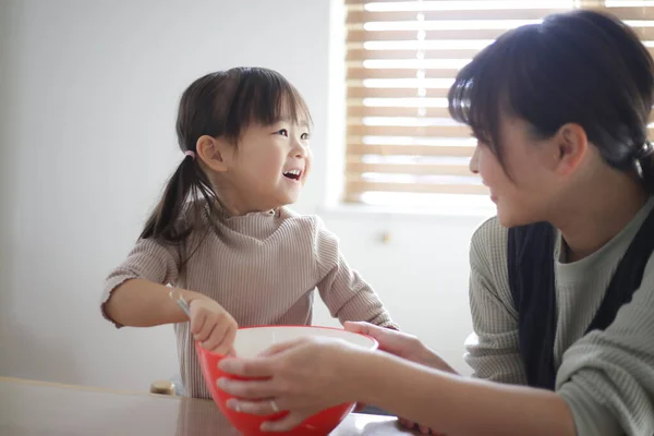 Parent Child Making Pudding Hand — Stock Photo, Image