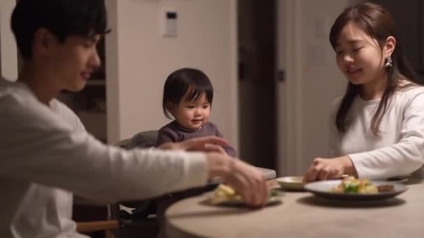 Rodzinne Jedzenie Domu — Wideo stockowe