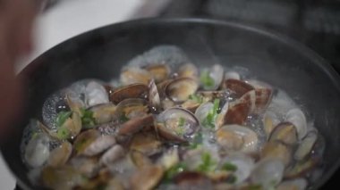 İstiridye buğulama nasıl yapılır?