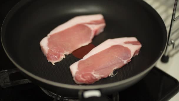 Hoe Varkensvlees Bakken Lendenen — Stockvideo