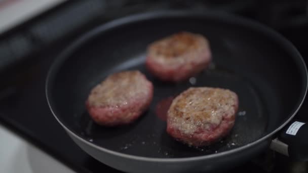 Hoe Maak Een Hamburger Koken — Stockvideo