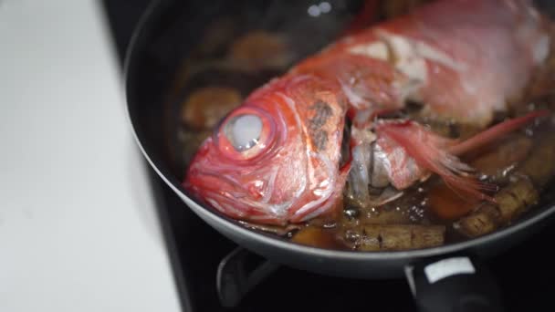如何制作煮熟的红辣椒 — 图库视频影像
